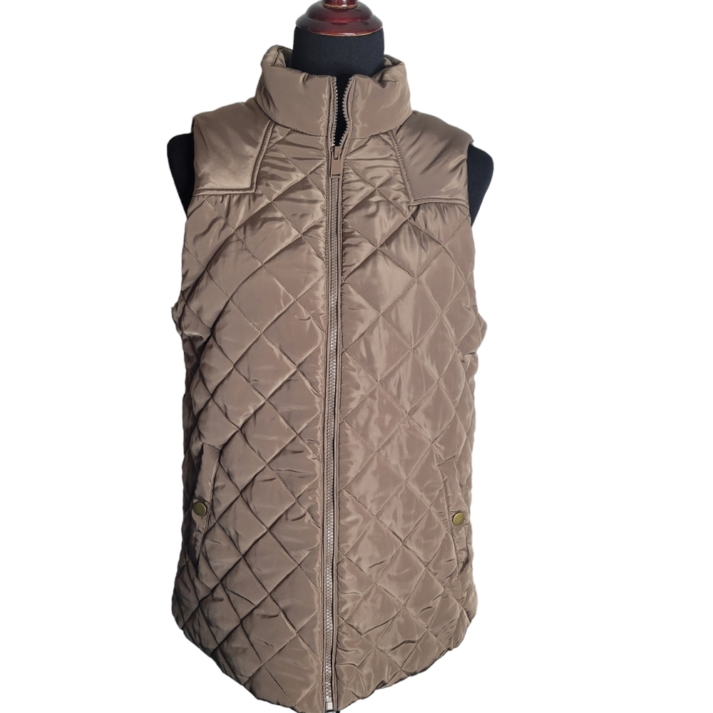 🔥 BUNDLE DEAL: 3 for $25 OR 5 for $50 Mocha Puff Vest Size L